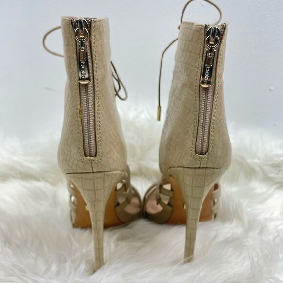 bebe | strappy open toe sandal stiletto 7.0 cream 4” heel back zipper closure - Picture 3 of 10